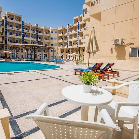 Poolside With Patio Near El Gouna Apartman Gurdaka Kültér fotó