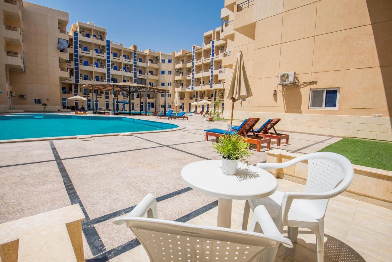 Poolside With Patio Near El Gouna Apartman Gurdaka Kültér fotó