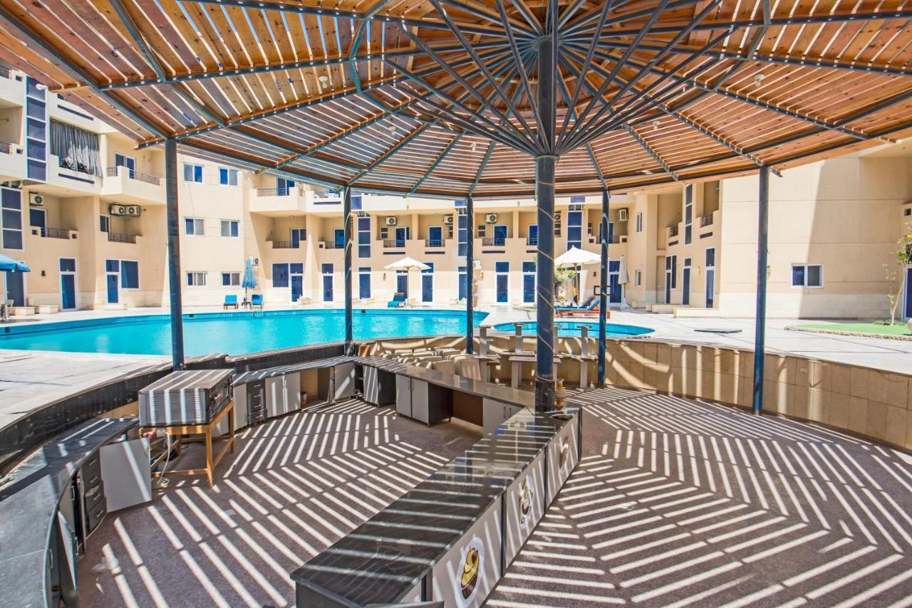 Poolside With Patio Near El Gouna Apartman Gurdaka Kültér fotó